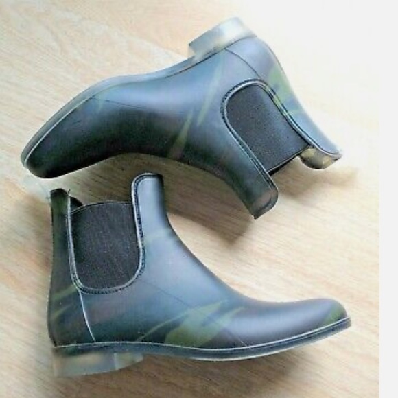 🎉FINAL PRICE🎉J. Crew Camo Chelsea Boots - Picture 3 of 8